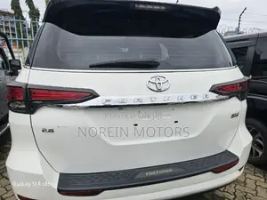 Toyota Fortuner 2017 Pearl