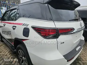 Toyota Fortuner 2017 Pearl