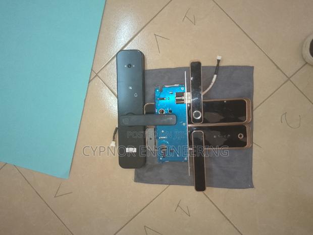 RFID Card Keyless Entry Biometric Smart Lock for Rentals - main view