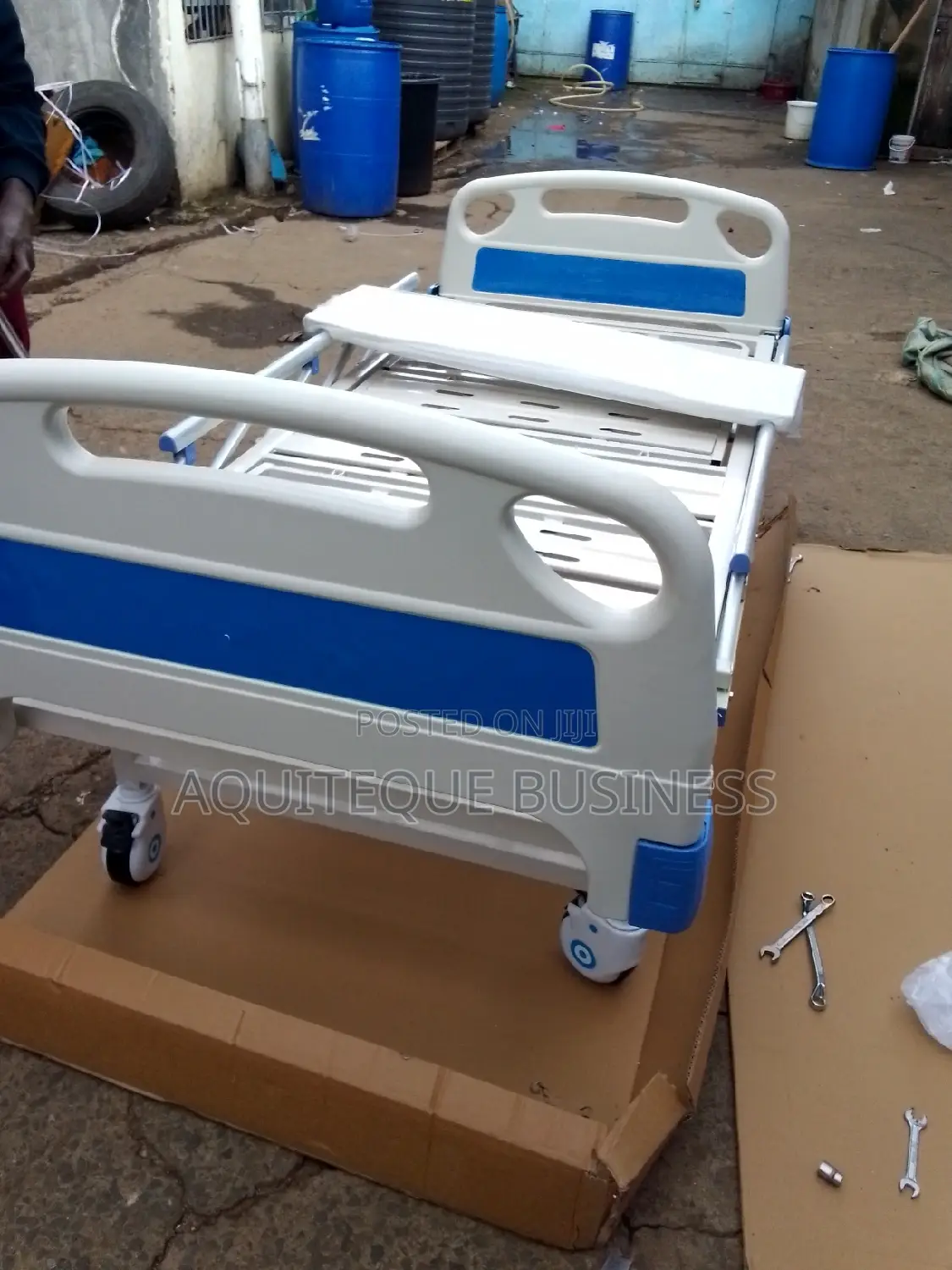 Hospital Bed. Single Crank