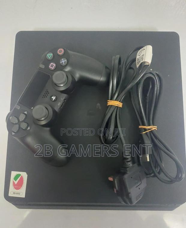 Ps4 Slim, With Games and All Cables - thumbnail 3