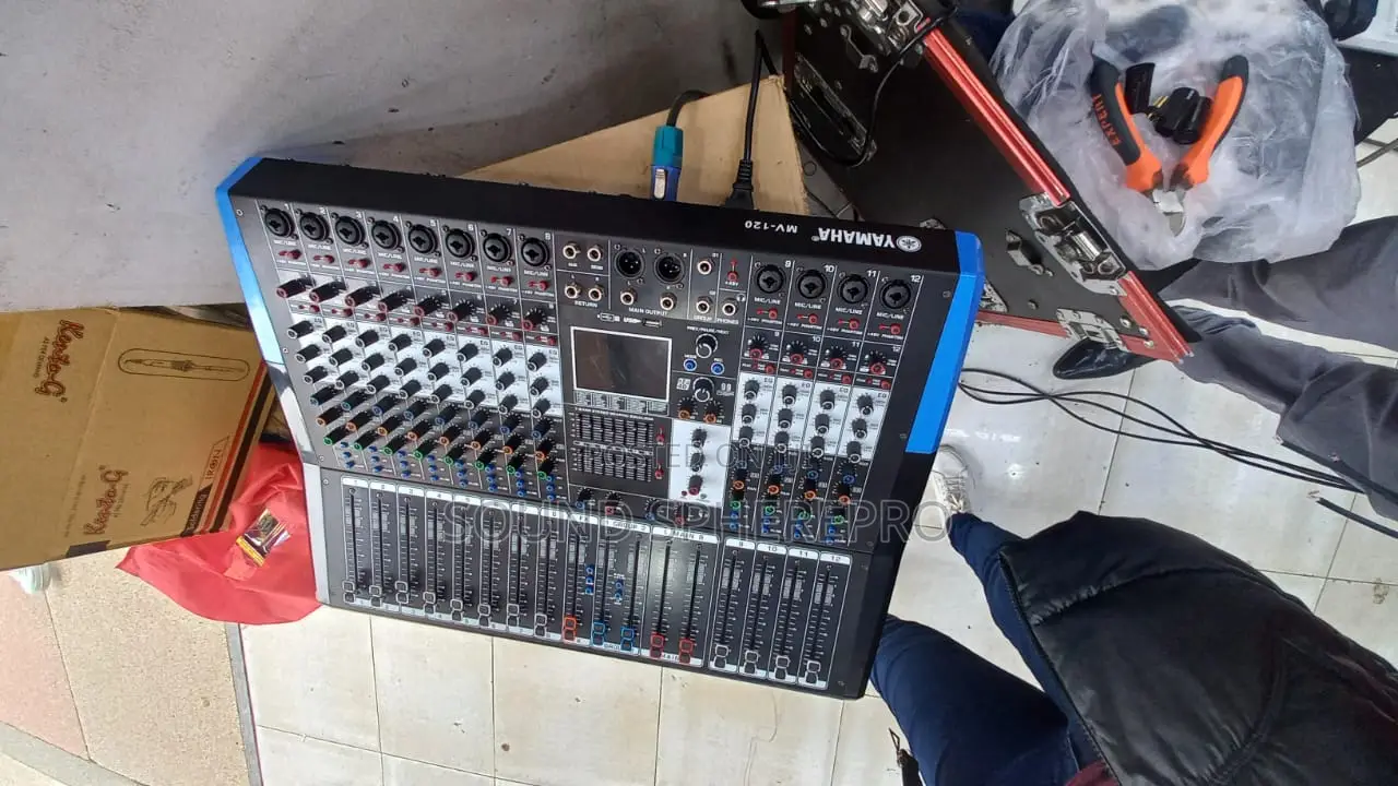 Mv-120 12 Channel Powered Mixer