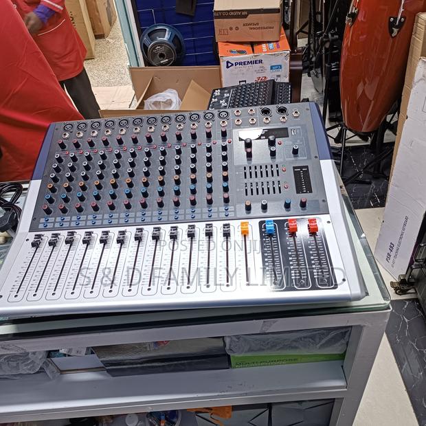 Si Audio 12 Channels Powered Mixer