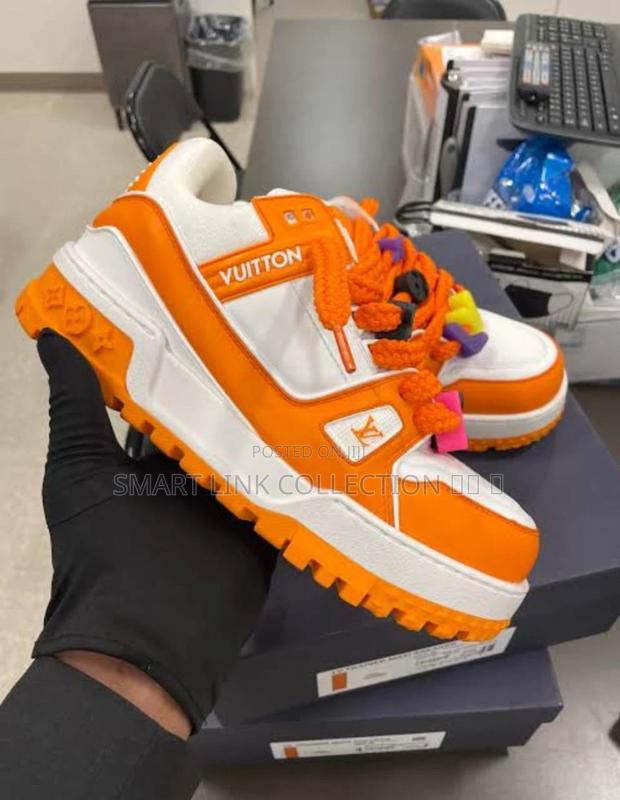 Louis Vuitton - main view