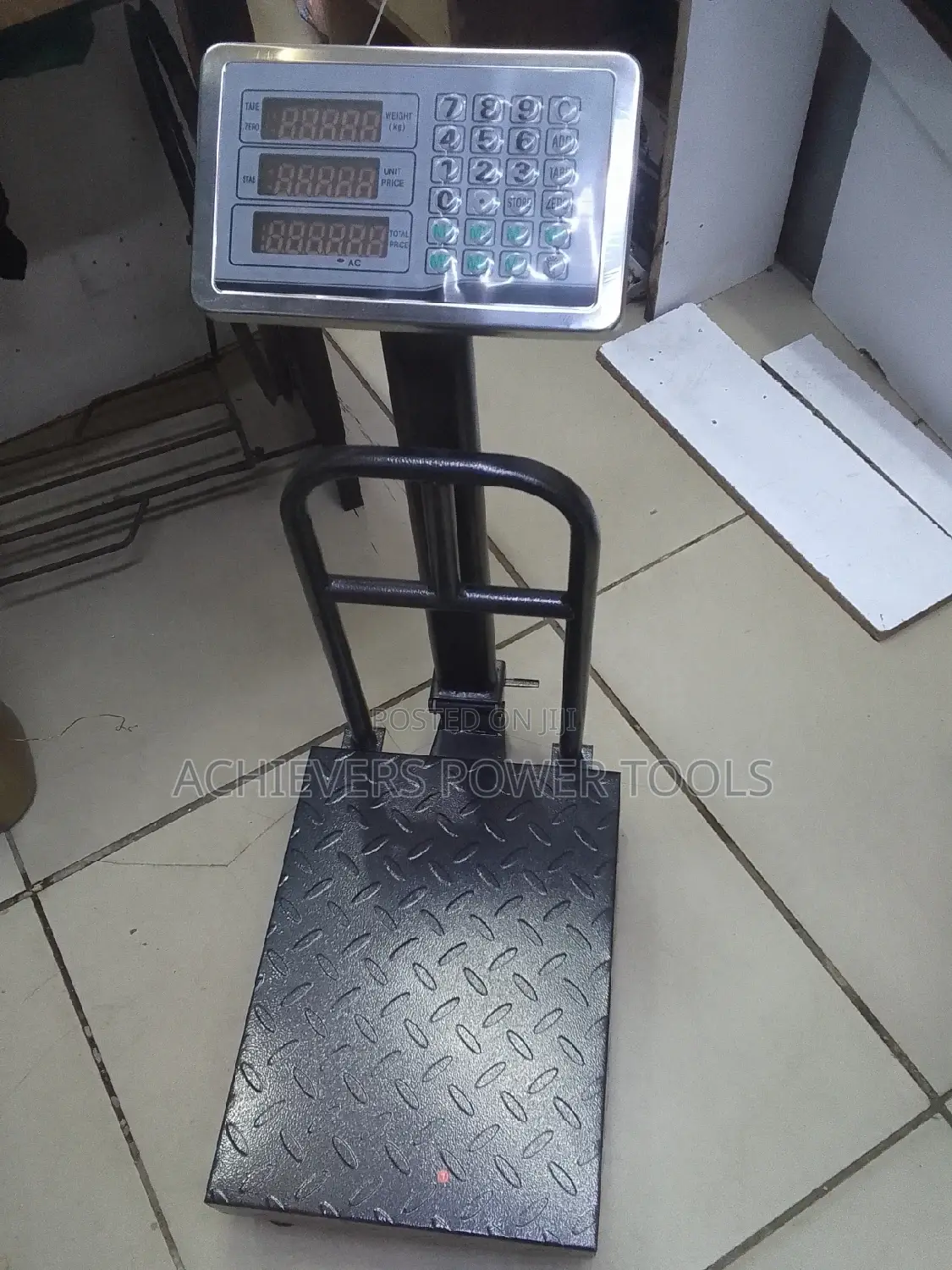 A Weighing Scale / Digital Weighing Scale