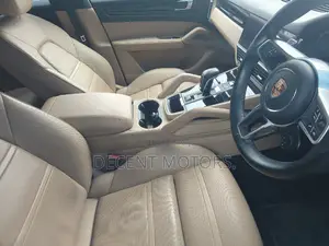 Porsche Cayenne Base AWD 2019 Burgundy