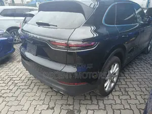 Porsche Cayenne Base AWD 2019 Burgundy