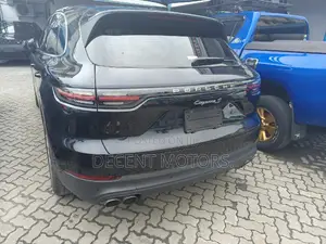 Porsche Cayenne Base AWD 2019 Burgundy
