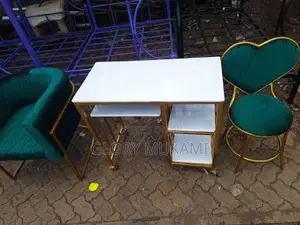 Manicure Table