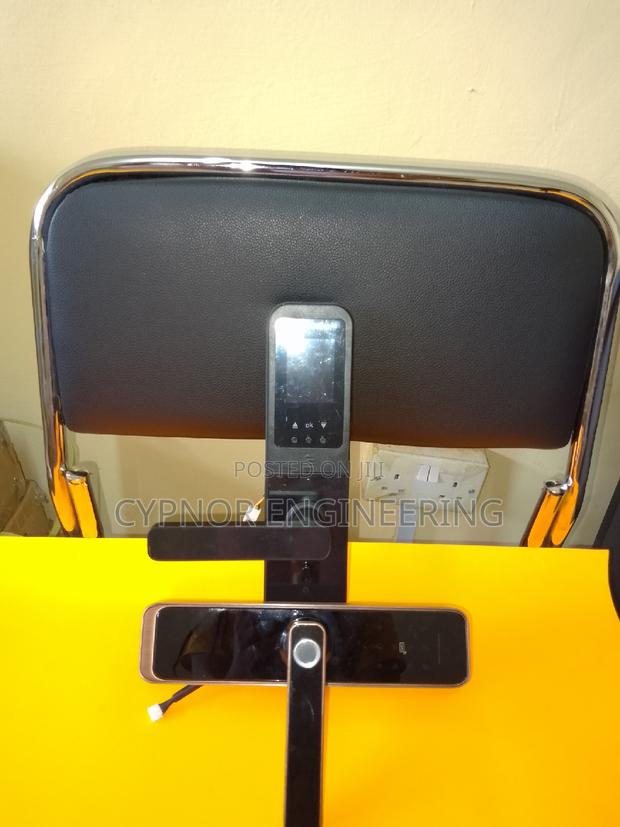 Secure Entry:Smart Wifi Passcode Doorlock With Keycard