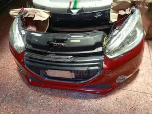Peugeot 208 Pre- Facelift Nosecut