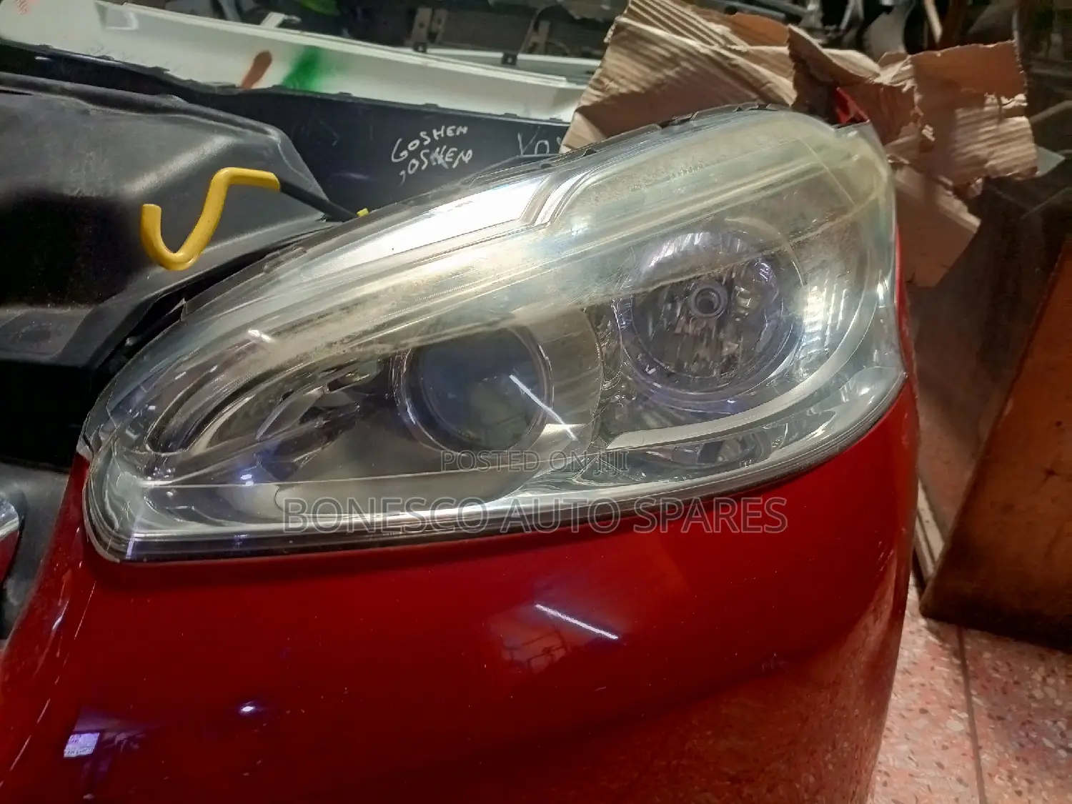 Peugeot 208 Left Pre-Facelift Headlight Assembly