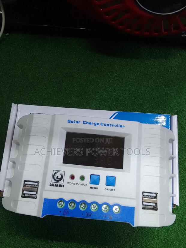 Solar Charge Controller / 20 Amps - main view