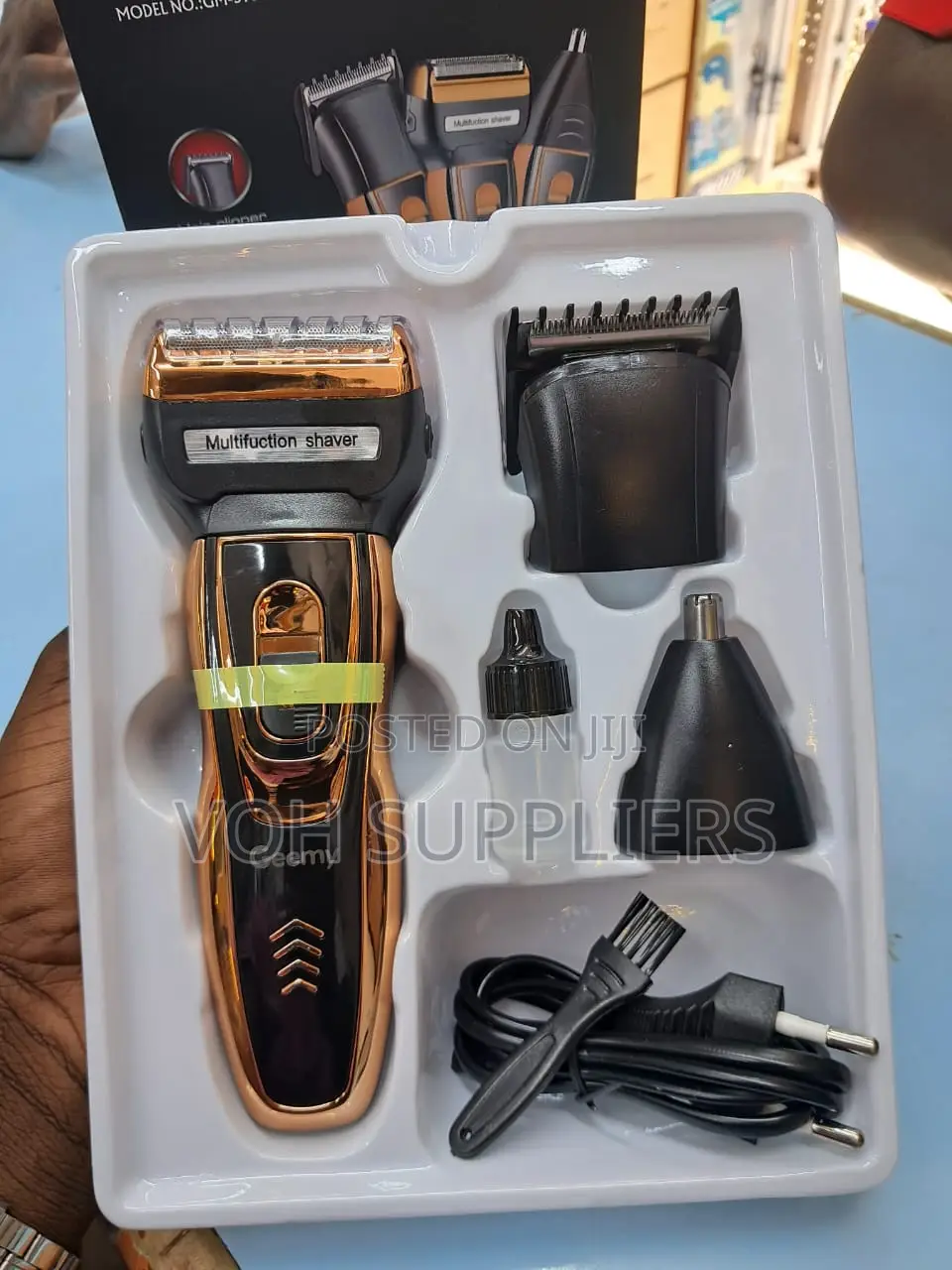 3 in 1 Gemmy Rechargeable Shaver .