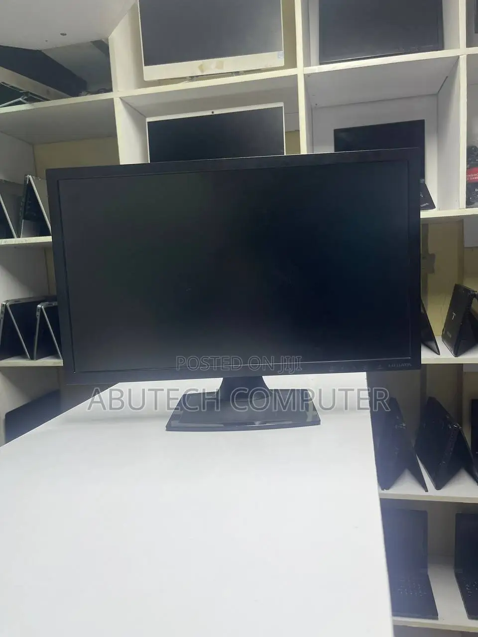 22 Inches Monitor