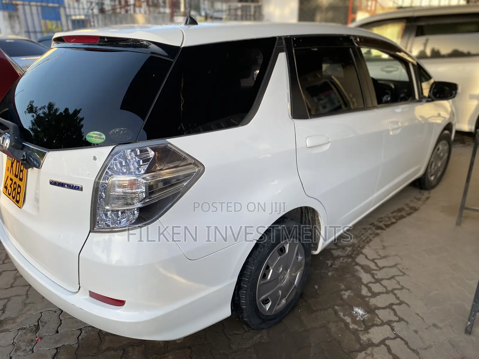 Honda Fit Shuttle 1.3 Hybrid 2WD 2014 White