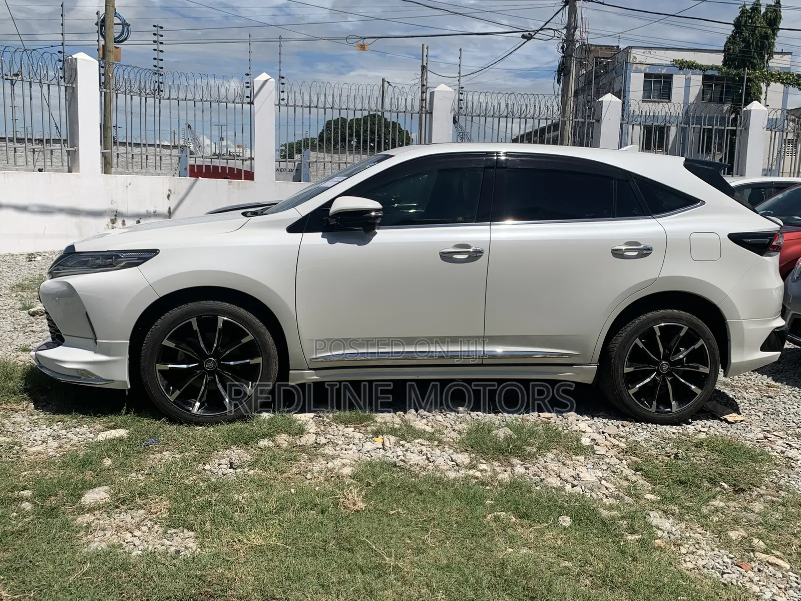 Toyota Harrier 2.0 4WD 2017 White