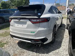Toyota Harrier 2.0 4WD 2017 White