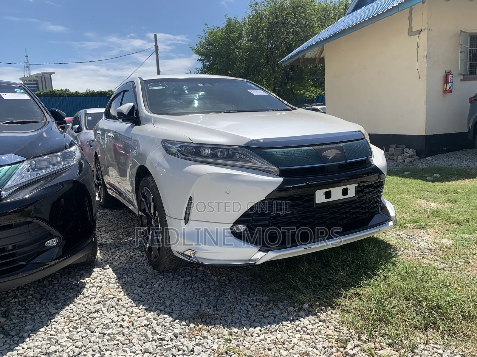 Toyota Harrier 2.0 4WD 2017 White