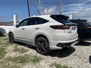Toyota Harrier 2.0 4WD 2017 White