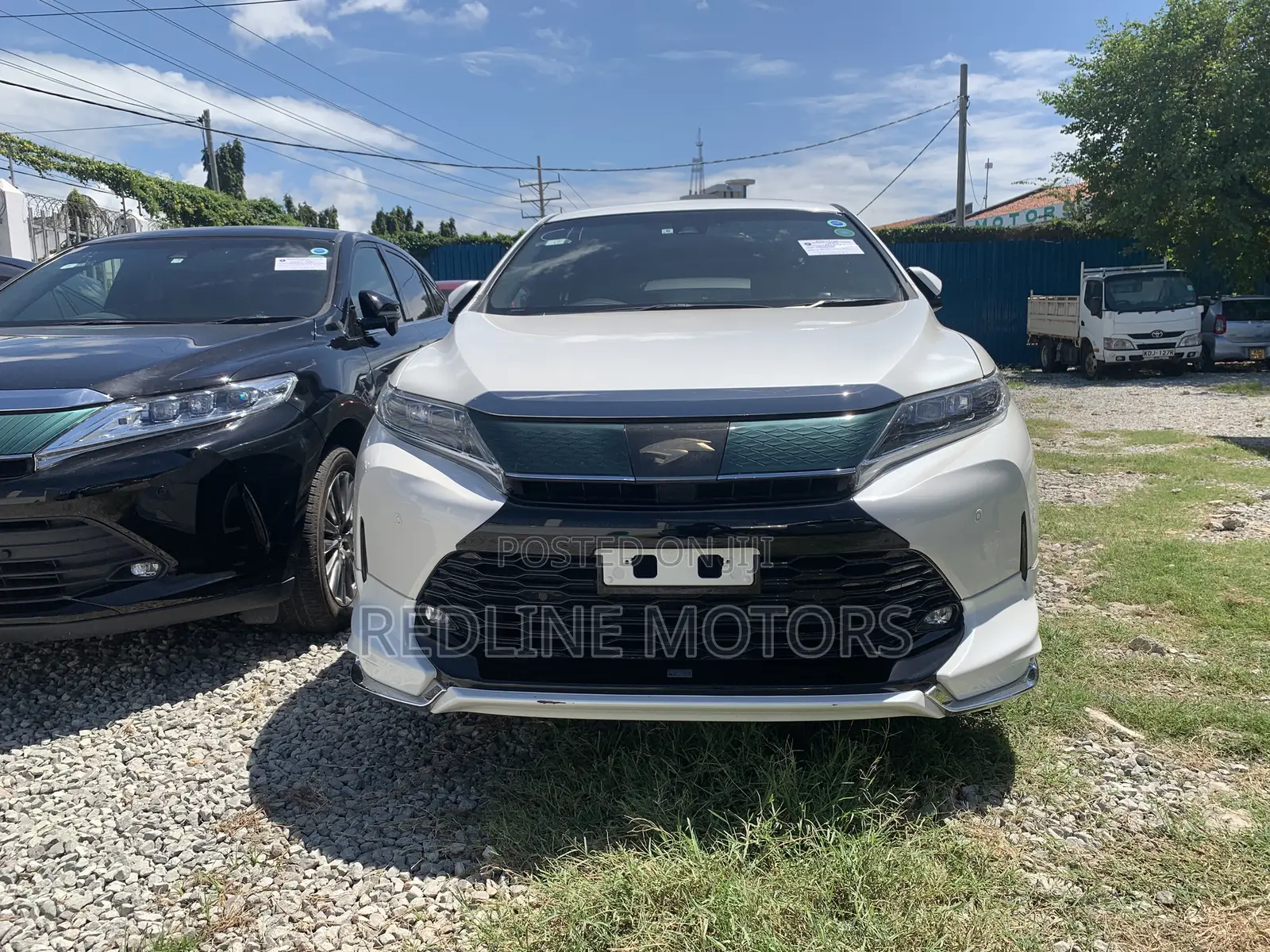 Toyota Harrier 2.0 4WD 2017 White