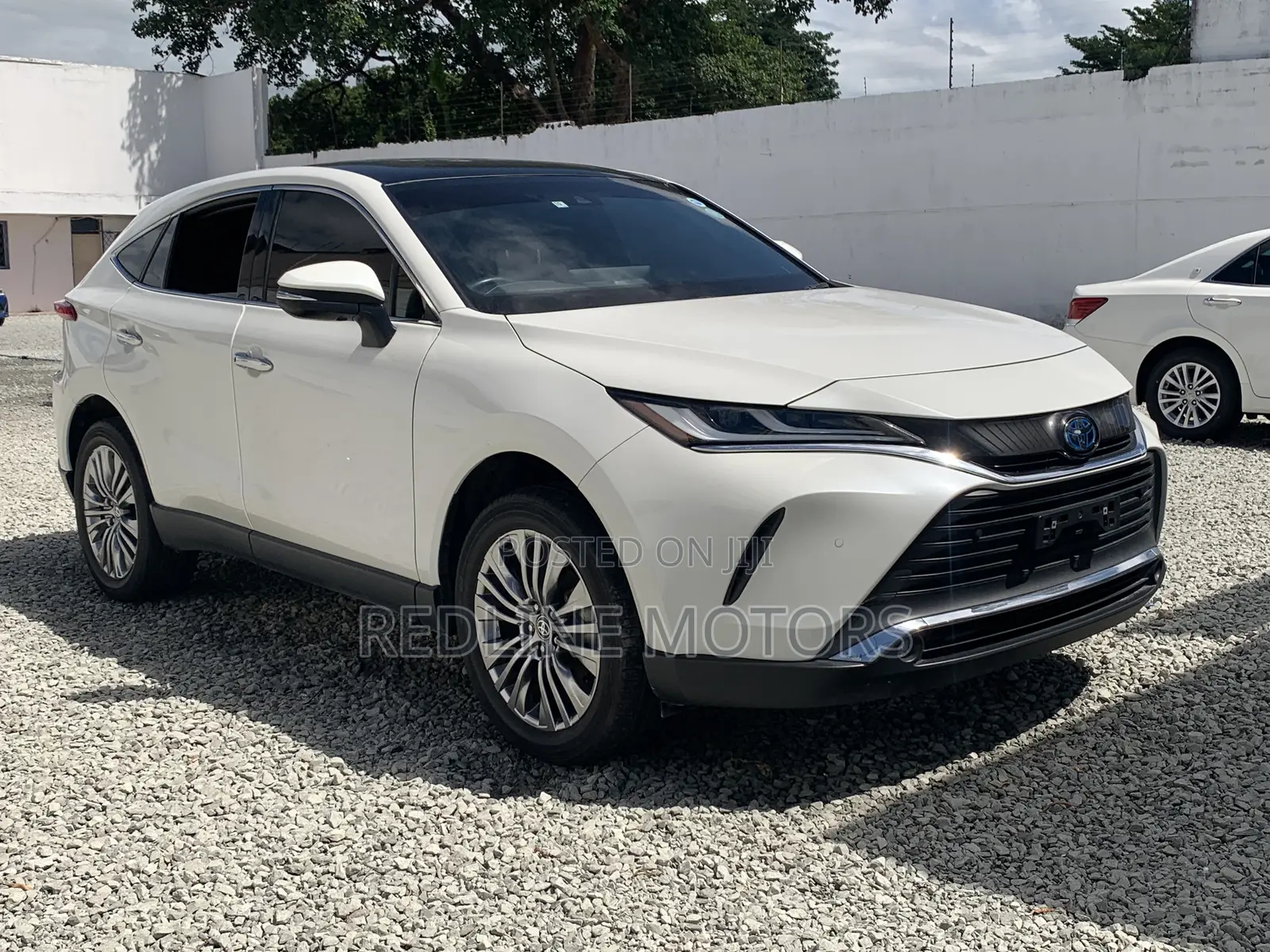 Toyota Harrier 2.5 Hybrid 2020 Off white