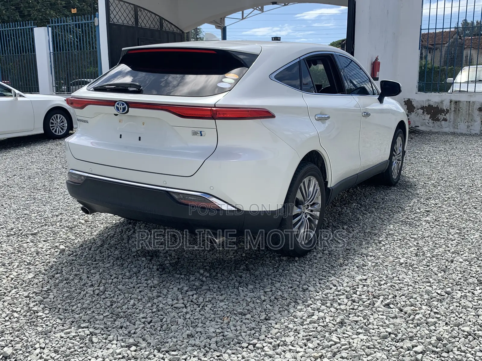 Toyota Harrier 2.5 Hybrid 2020 Off white