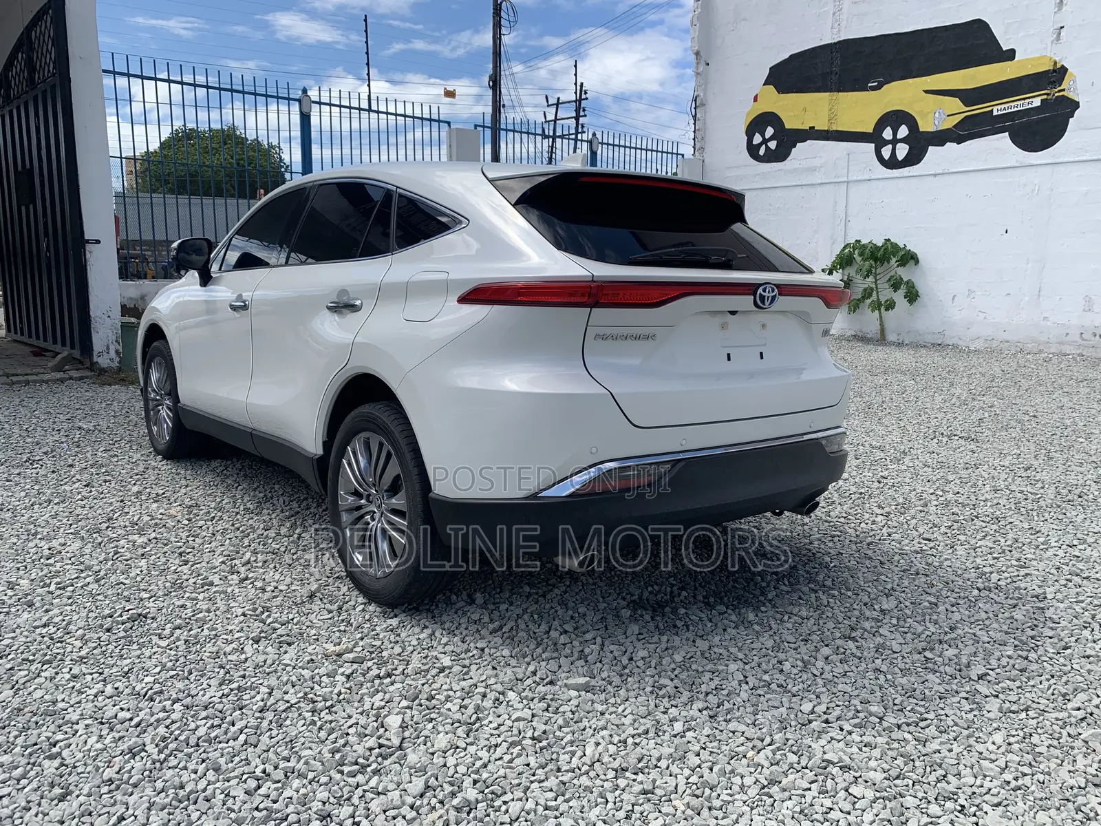 Toyota Harrier 2.5 Hybrid 2020 Off white