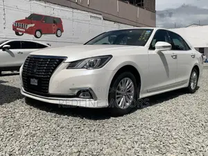 Toyota Crown 2017 White