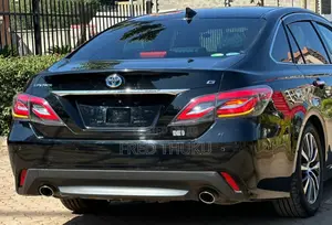 Toyota Crown 2018 Black
