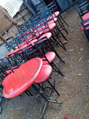 Round Table - thumbnail 2