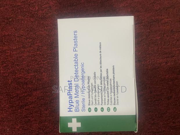 Blue Metal Detectable Plaster Sterile Hypoallergenic - main view