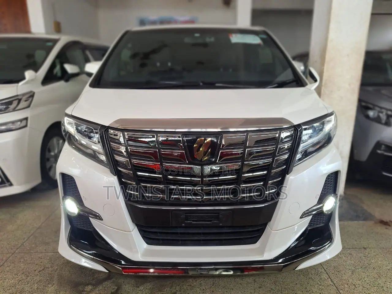 Toyota Alphard 2017 White