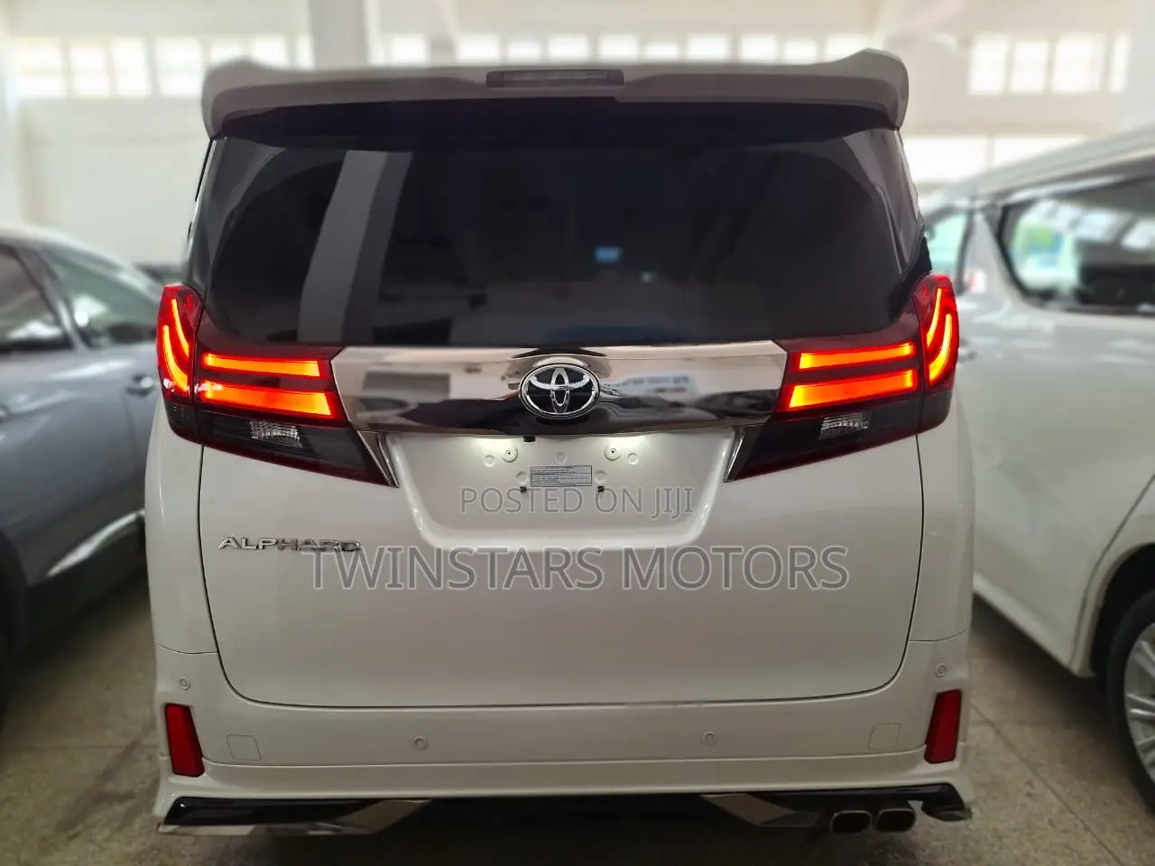 Toyota Alphard 2017 White
