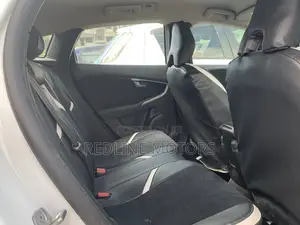 Volvo V40 2016 Off white