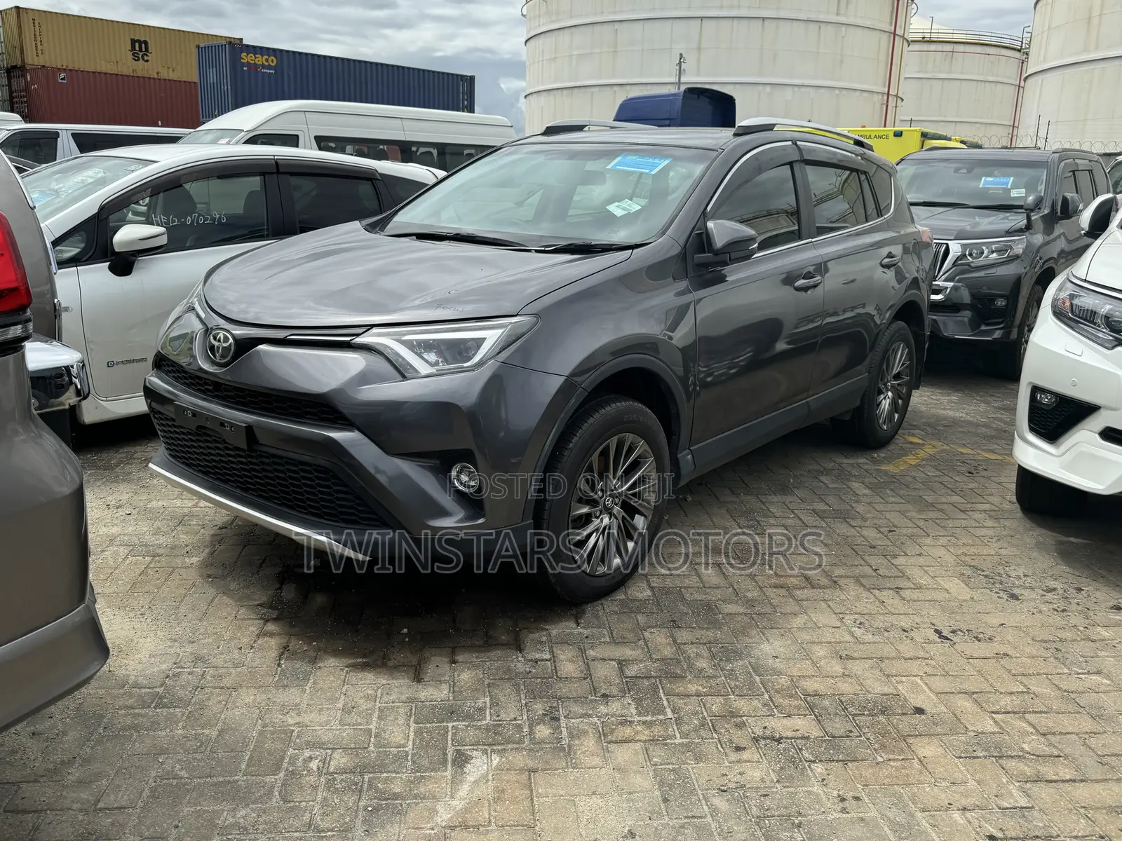 Toyota RAV4 2017 Gray