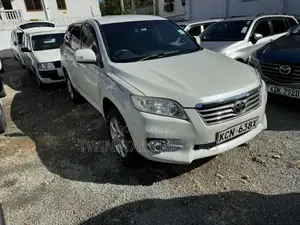 Toyota RAV4 2.5 2010 White
