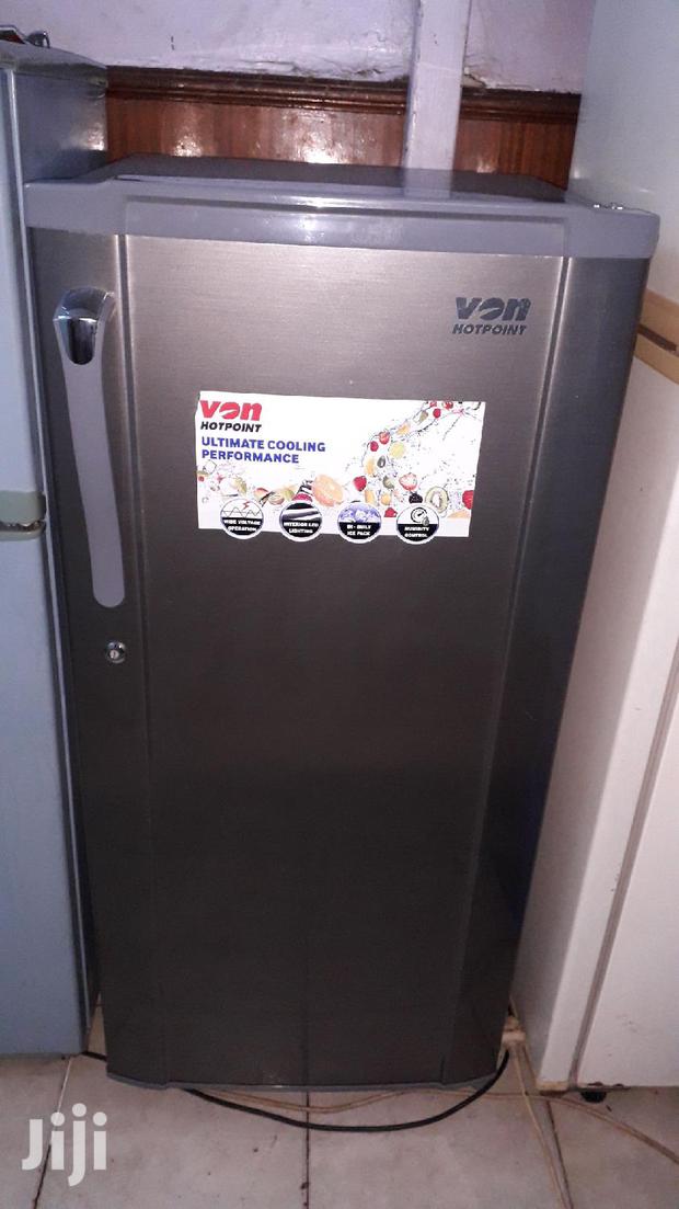 Von Hotpoint Fridge 200 Litres