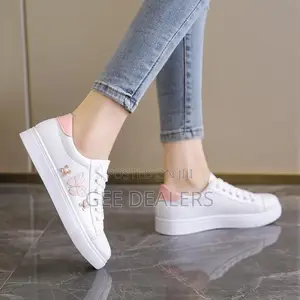 Butterfly Sneakers >Ladies Sneakers White