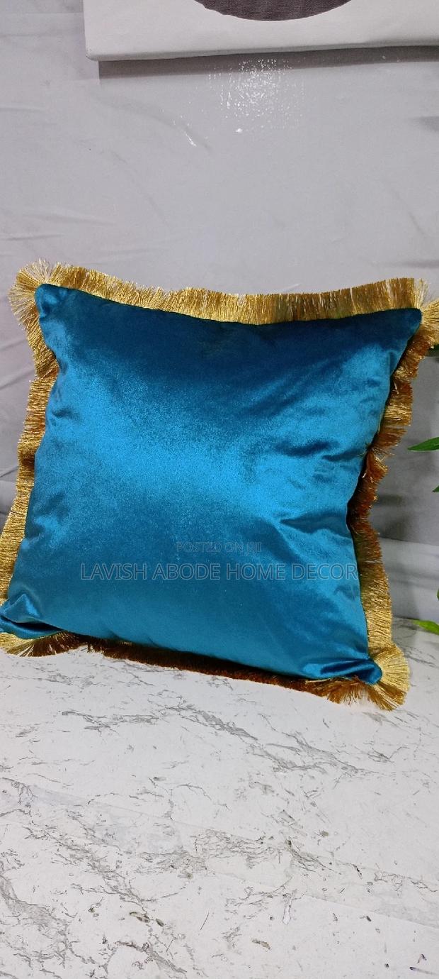 Tassled Pillow Covers(Tarcoise)