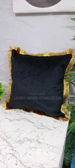 Tassled Pillow Covers(Black)