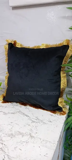 Tassled Pillow Covers(Black)