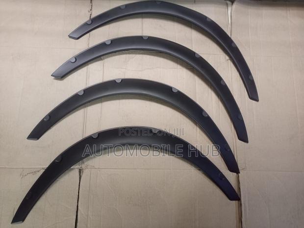 Universal 4pcs Wheel Arch Fender Flares – Sporty Exterior Upgrade
