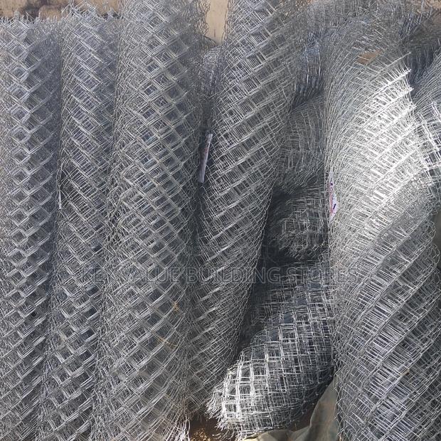 Medium Guage 12.5g Mesh 80x80-Chaink Fence