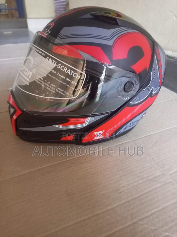 Aaron Antiscratch Flip Up Helmet for Motorbike - thumbnail 2