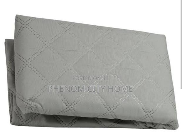 Waterproof Bedpillow Protector - thumbnail 4