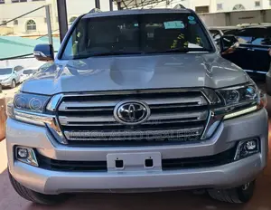 Toyota Land Cruiser 4.6 V8 ZX 2019 Silver