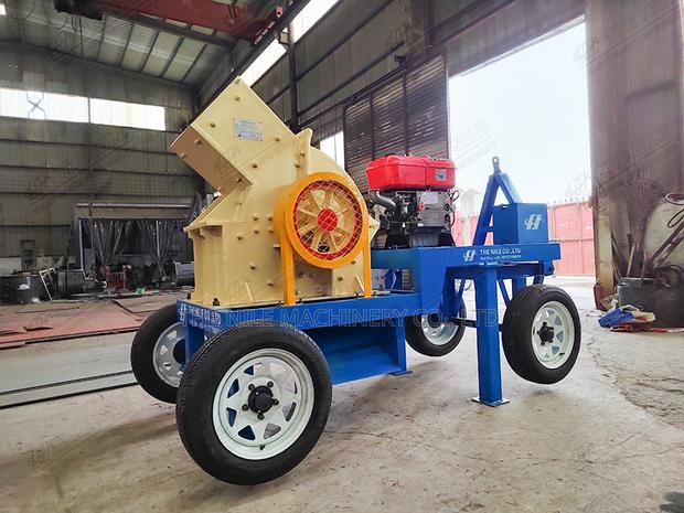 Mini Diesel Engine Stone Rock Hammer Crushing Machine - main view