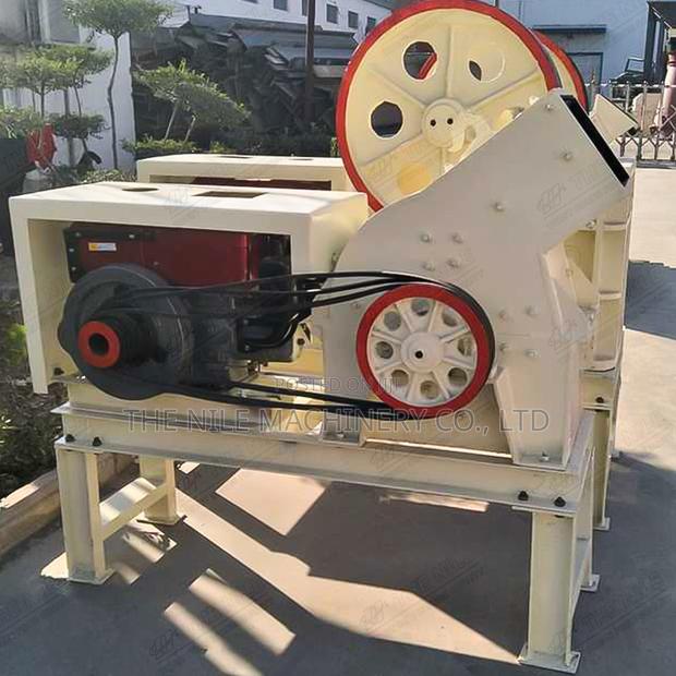 Customized Hammer Crusher With Diesel Engine or 11 Kw Motor - main view