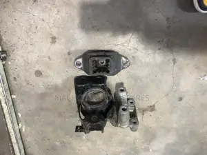 Nissan HR12 Gearbox Mounting